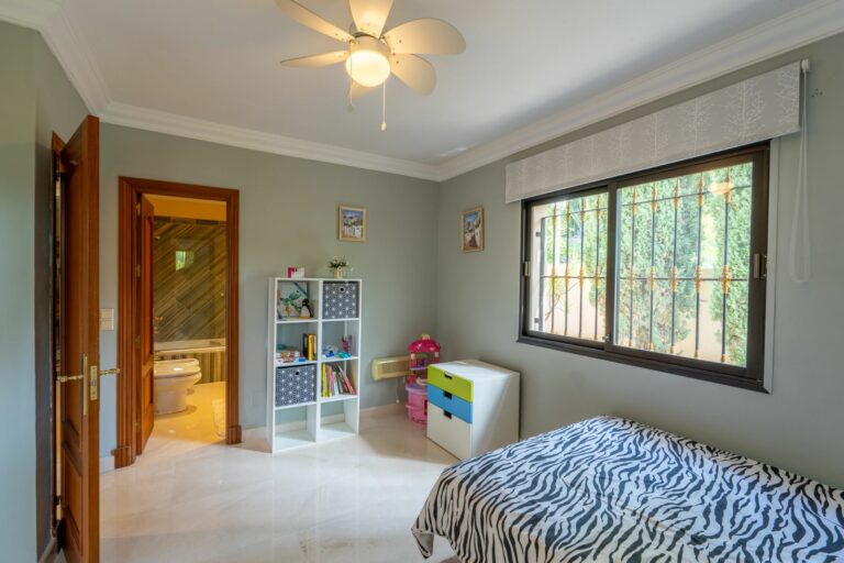 11f1a6e24d171679916f74322d82bb5f - 15