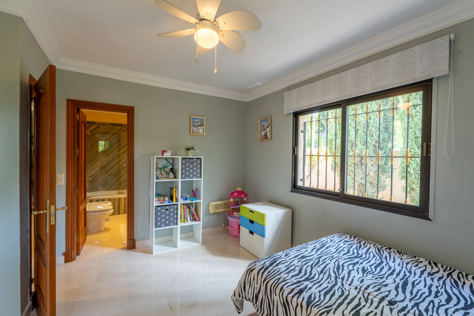 11f1a6e24d171679916f74322d82bb5f - 15