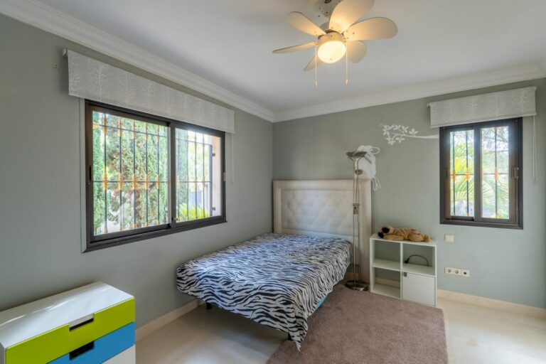 11f1a6e24d171679916f74322d82bb5f - 16