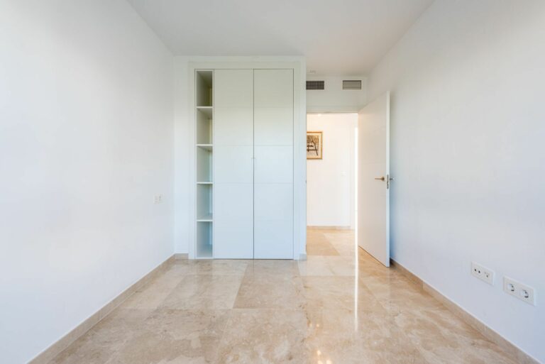 133bf8f47a864413b7dcac7ff15668a9 - 12