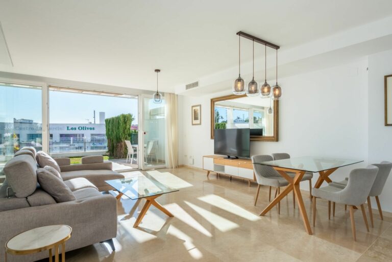 133bf8f47a864413b7dcac7ff15668a9 - 3