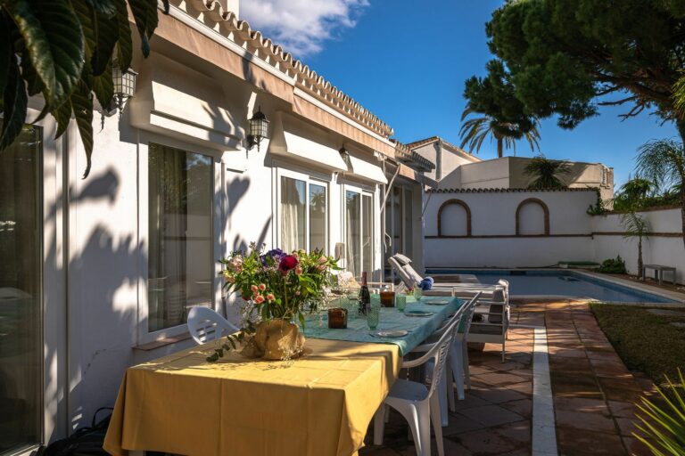 15266f10d58b58955141b5fcc99b9120 - 16