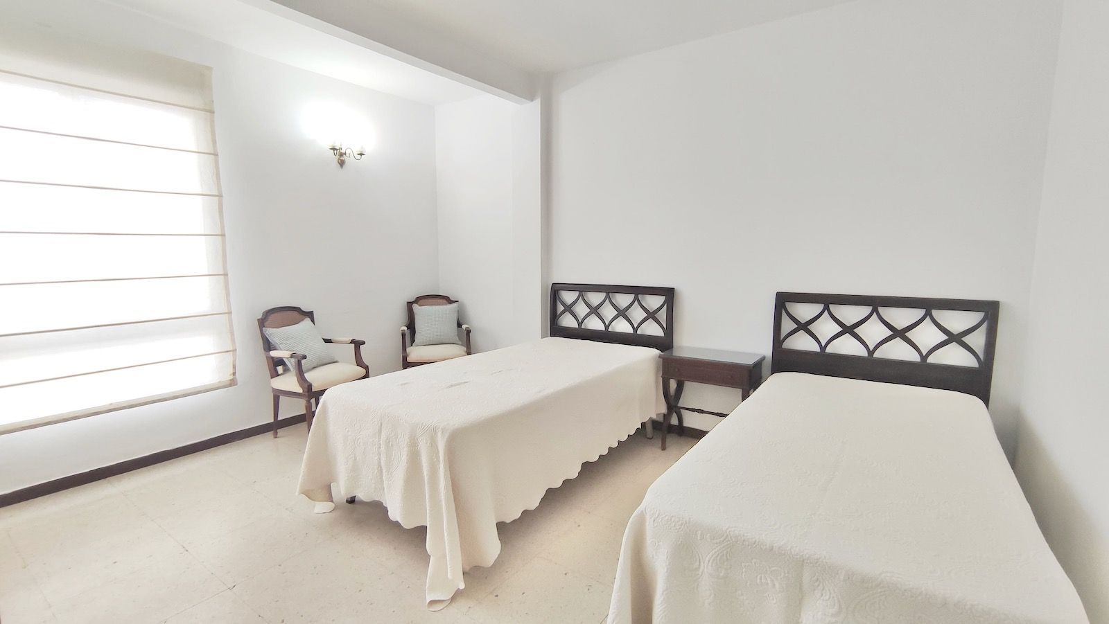 163ba6426fabff17cec84343509bcbe2 - 4