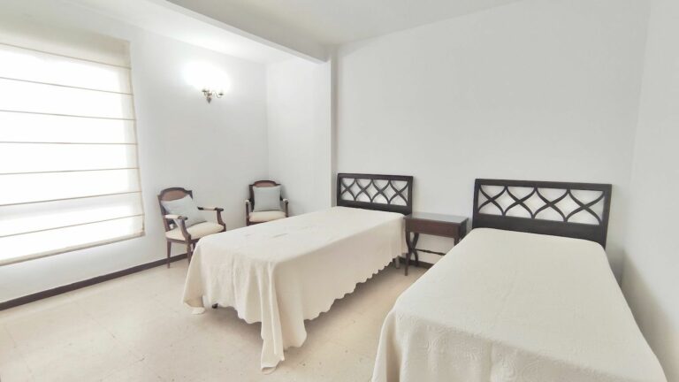 163ba6426fabff17cec84343509bcbe2 - 7