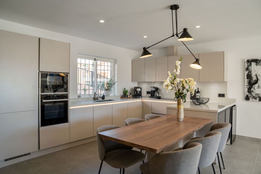 16892be948d2a5515f9e901170de3cbf - 4