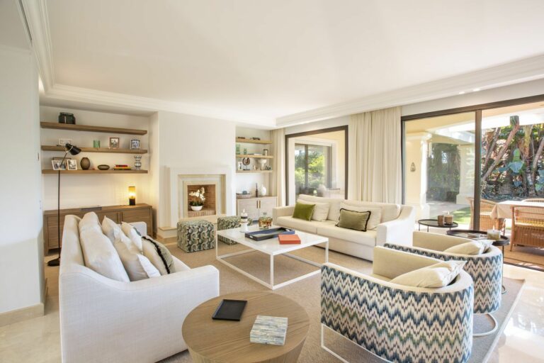 1898156ca872911a508e3a3ec03d0b93 - 1