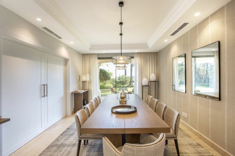 1898156ca872911a508e3a3ec03d0b93 - 12