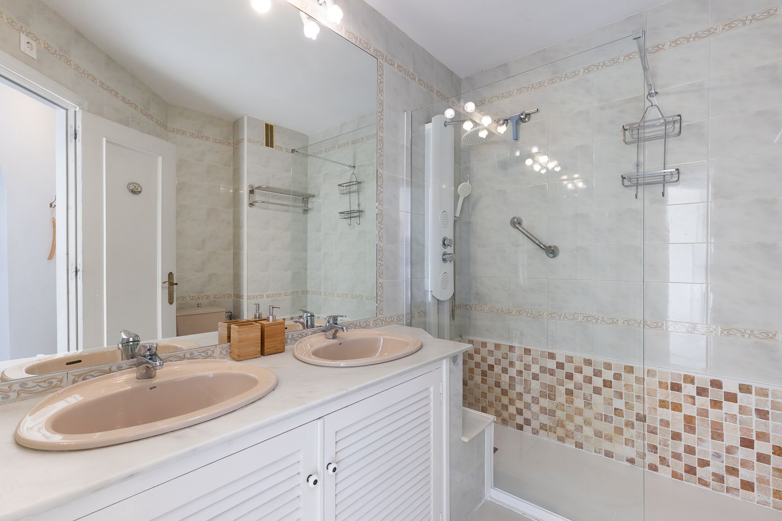 1941b90c4288d1aa9d50fd13a6d9ee5a - 16