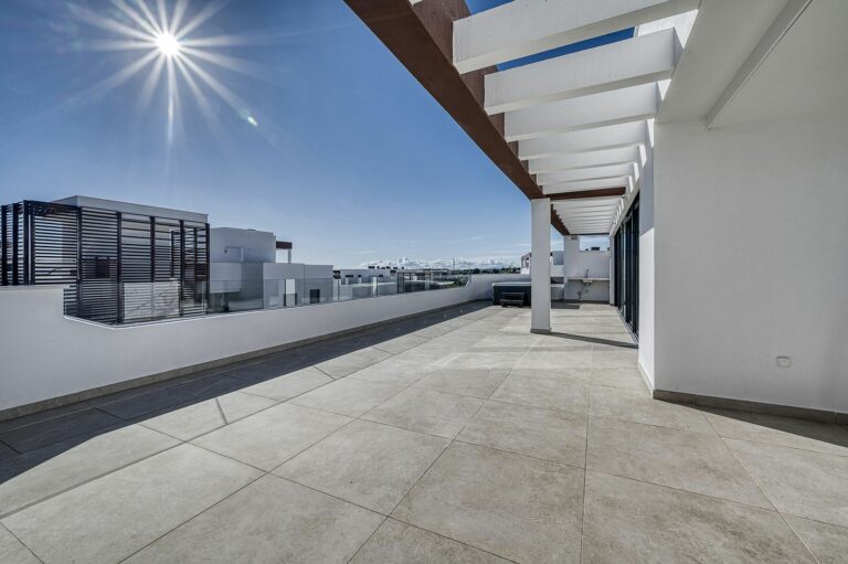 2232963f0d441f2c06828af9dd643fc0 - 15