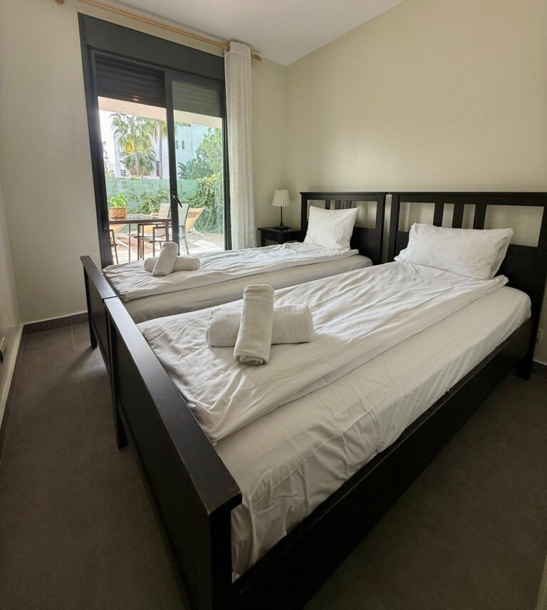 22609f71d915449f0fff505907c07286 - 12