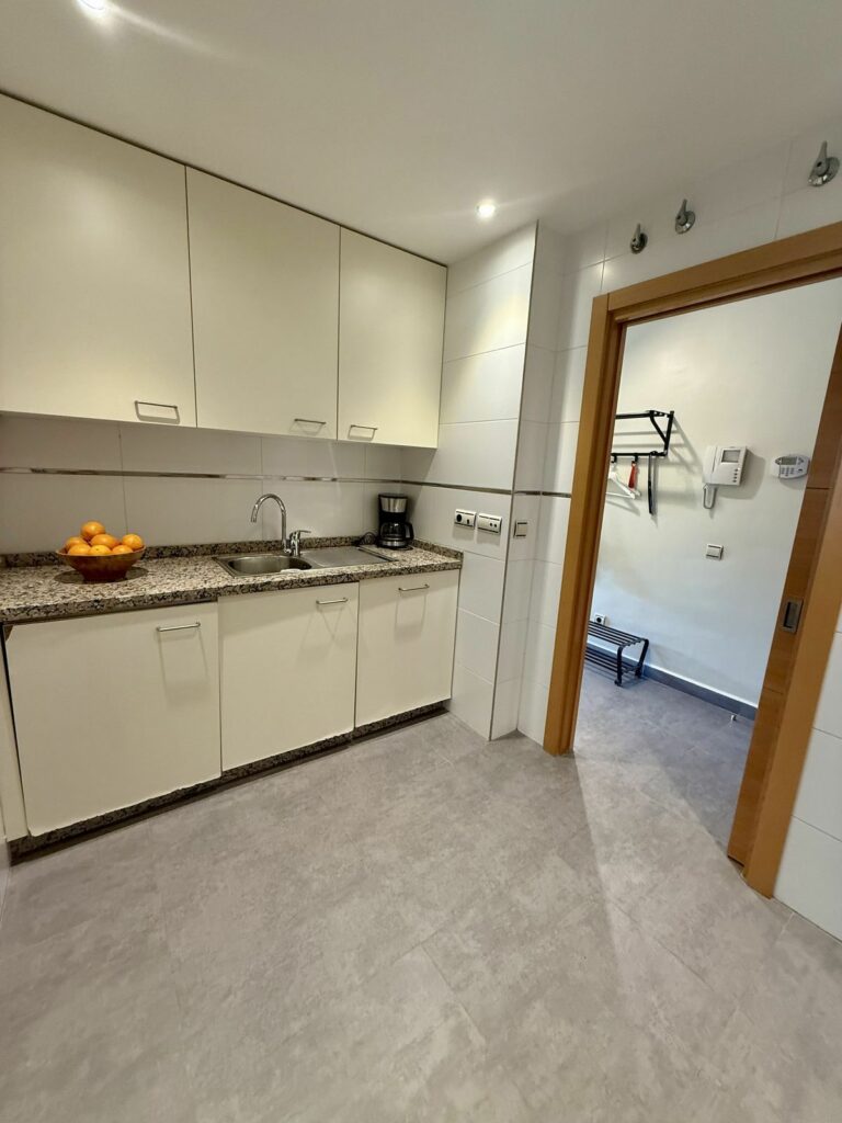 22609f71d915449f0fff505907c07286 - 7