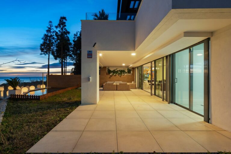 22daf77e73f6a39a55c05ccad402980f - 12