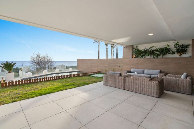 22daf77e73f6a39a55c05ccad402980f - 13