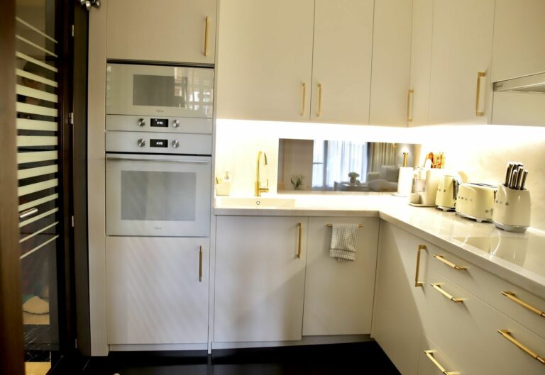 23c5eb68c93c9a48305b9d45a4730582 - 3