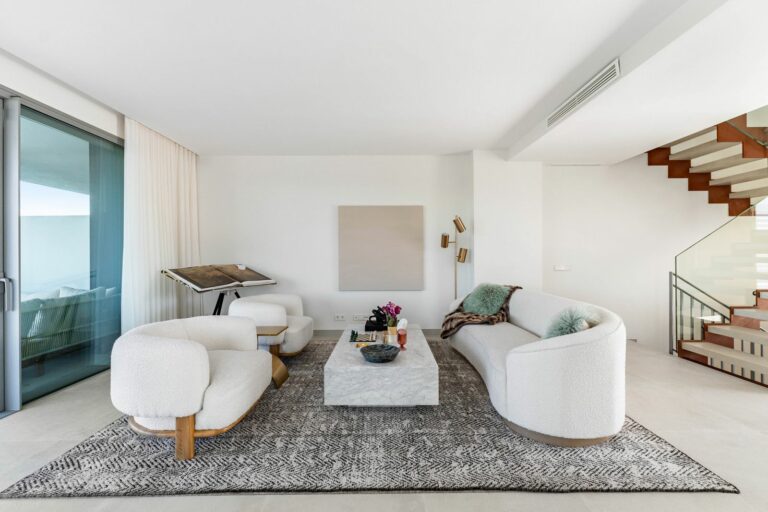 24c8e4ab7a926bdcb813279e858d6ca4 - 14