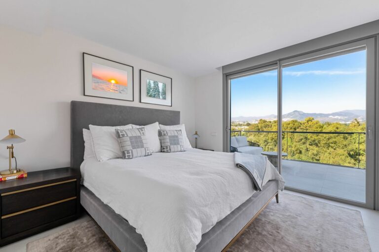 24c8e4ab7a926bdcb813279e858d6ca4 - 5