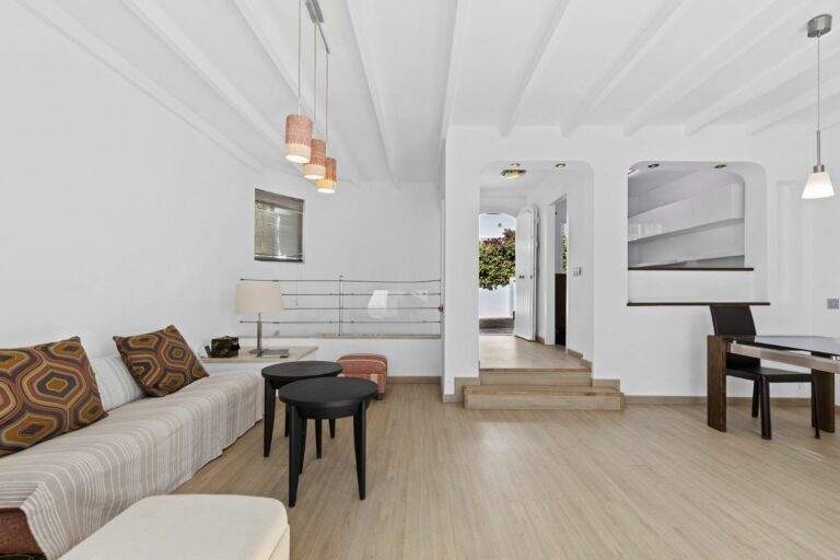 2592a945a9c6d0dfbcd8d5f7a9548e30 - 13