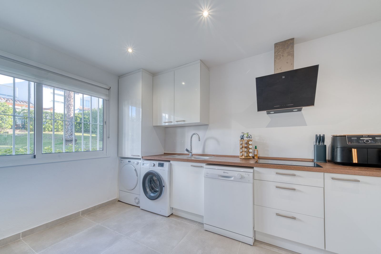 286e383ce75004daacf951d42f8e93cc - 12