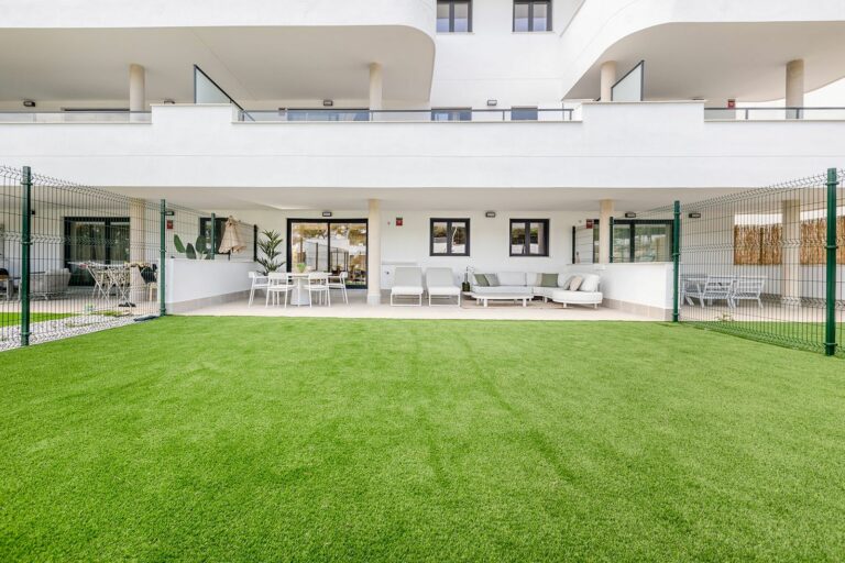 2a136ce936721e21415f3a5ada03ecdb - 2