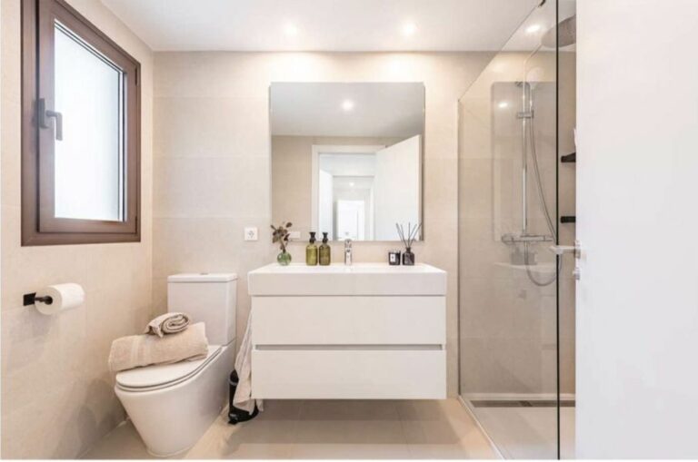 2a5af1aa8ee4f51a97a17679188d309d - 9