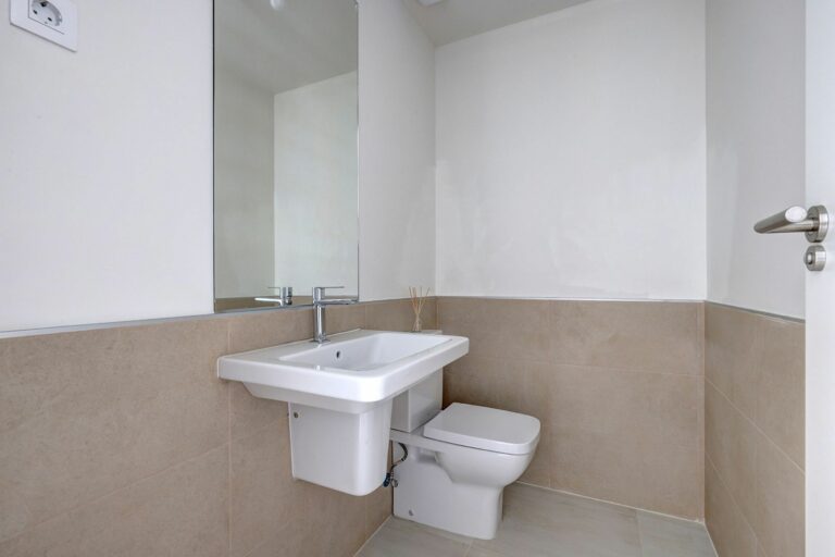 2bd85e3a3041de65db0ec2dd5536f9db - 14