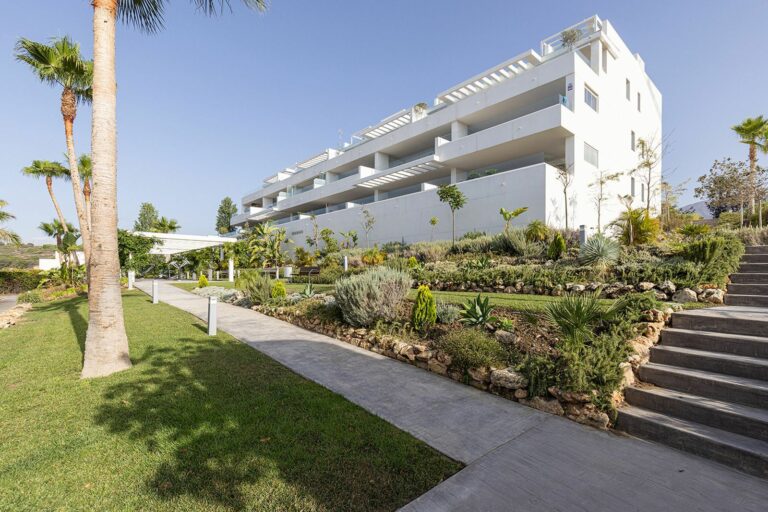 2bd85e3a3041de65db0ec2dd5536f9db - 5