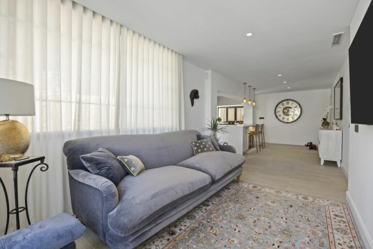 2d426816a14211a19040cbfb7d87ec81 - 11