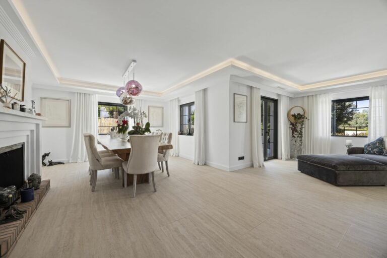 2d426816a14211a19040cbfb7d87ec81 - 12