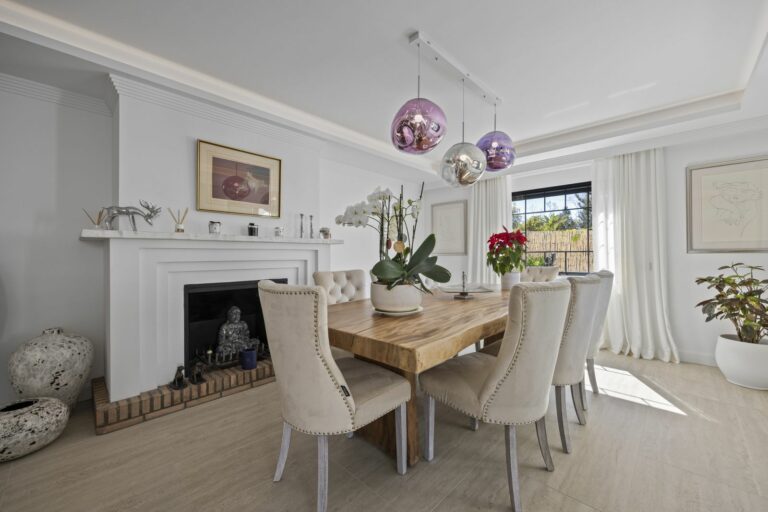 2d426816a14211a19040cbfb7d87ec81 - 2