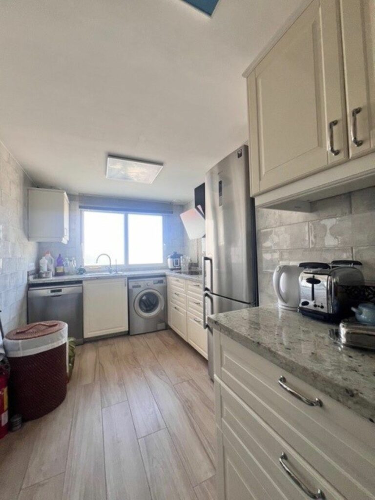 2d9470a76a460c609cb547a7edba8087 - 12