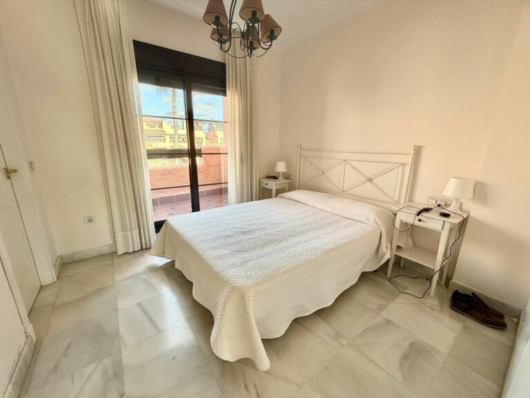 2e1fcfdfefd9742f1303c676068435ed - 1