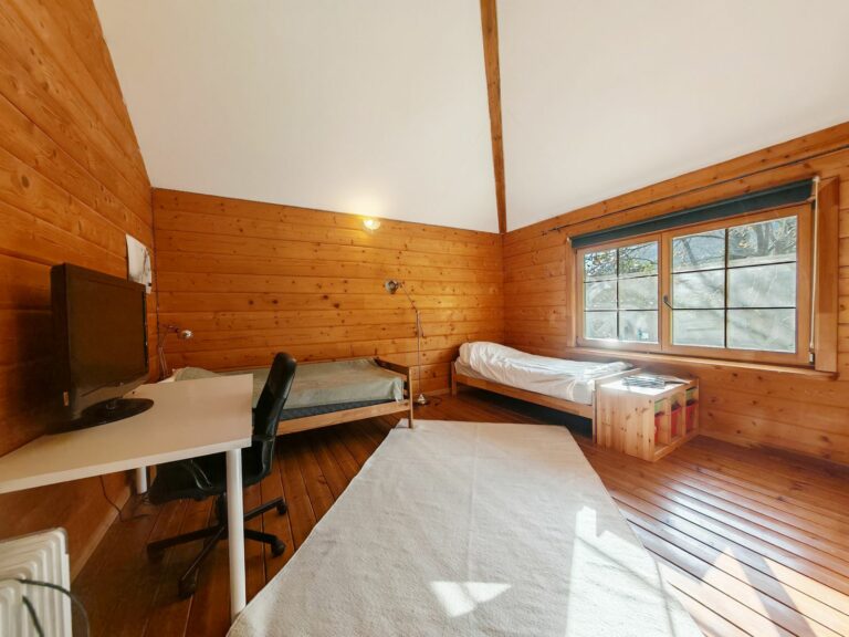 2f95dcae98d5320a403c1d52fc510bf5 - 11