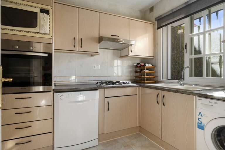 300b85e9aa4efbf2fba52e410073b0d2 - 10