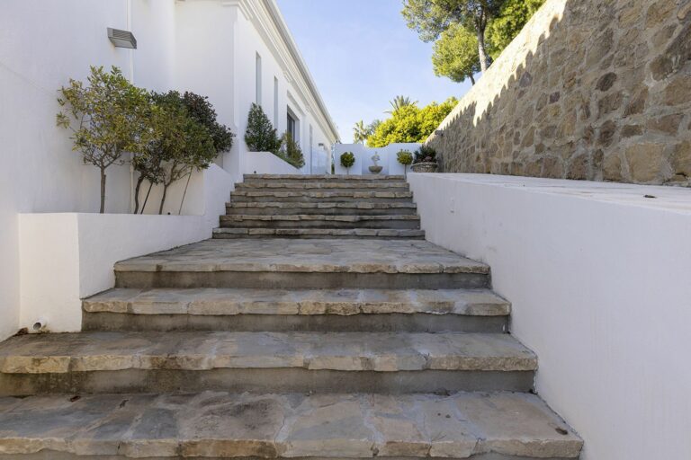 3027372f2ba53e8e7cde3b2ceb7409c3 - 14