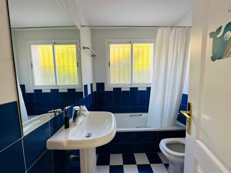 31895ea11ce006b666e18d1ff225c4a4 - 12