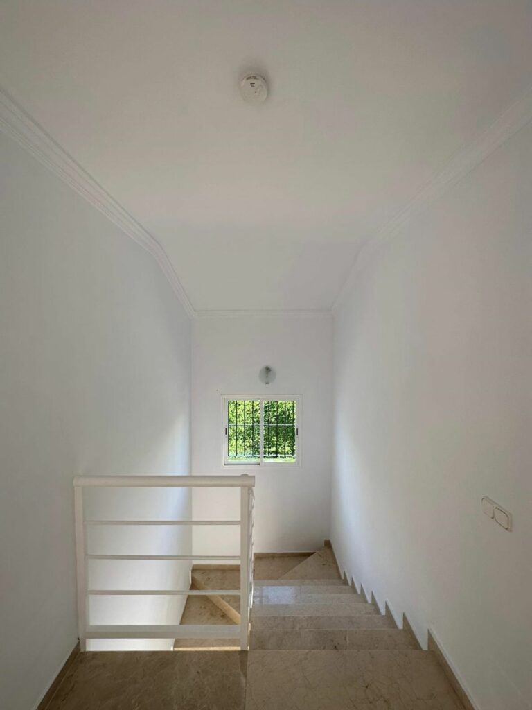 31895ea11ce006b666e18d1ff225c4a4 - 13