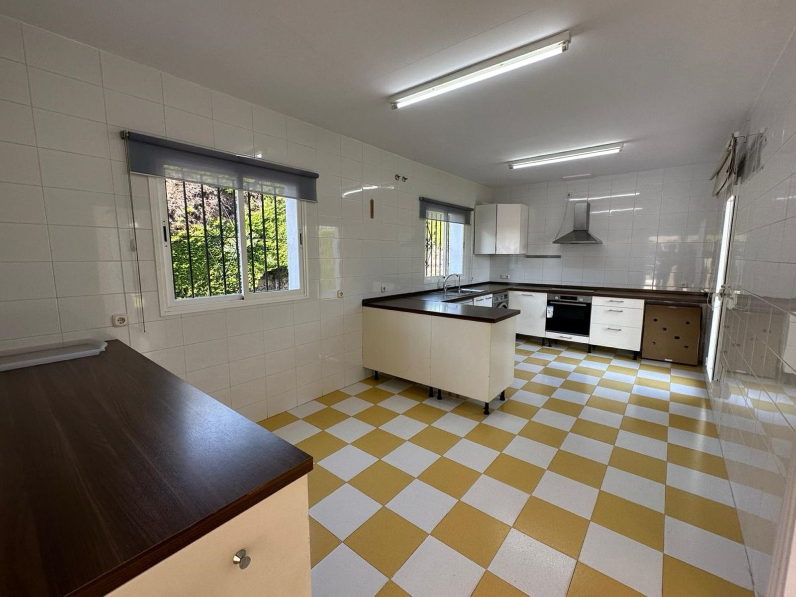 31895ea11ce006b666e18d1ff225c4a4 - 5