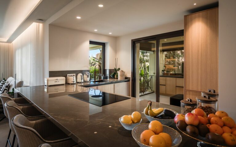 32066bad649a84622b52ebbd88f9ba04 - 11