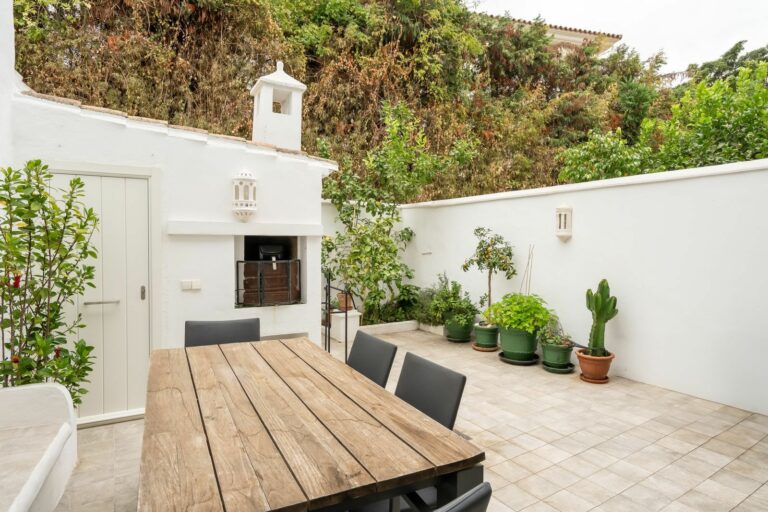 3a53f8ed373eb2ec1f5f086c763e9afe - 12