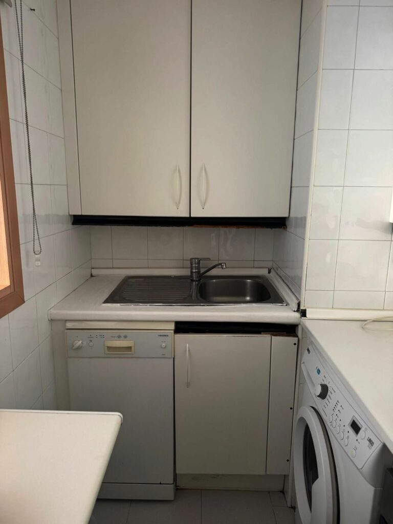 3b5b07afd9454a3886e37ca14e8f880f - 11