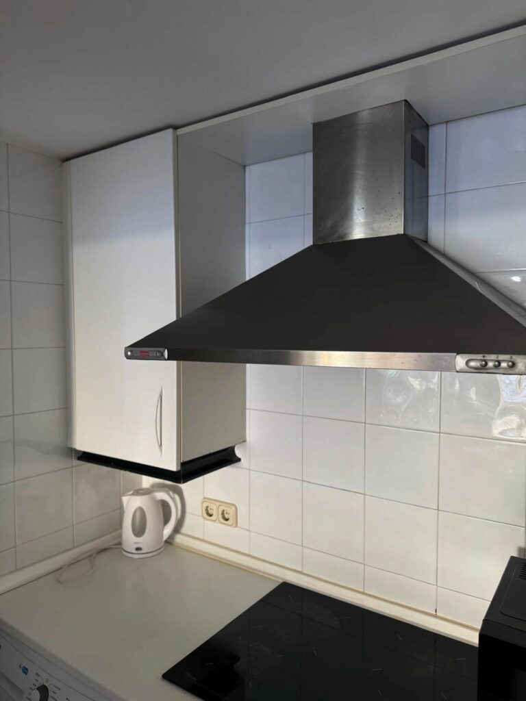 3b5b07afd9454a3886e37ca14e8f880f - 12