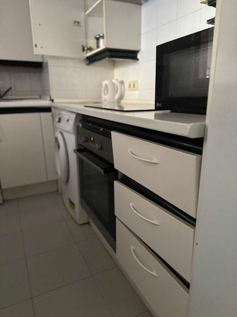 3b5b07afd9454a3886e37ca14e8f880f - 14