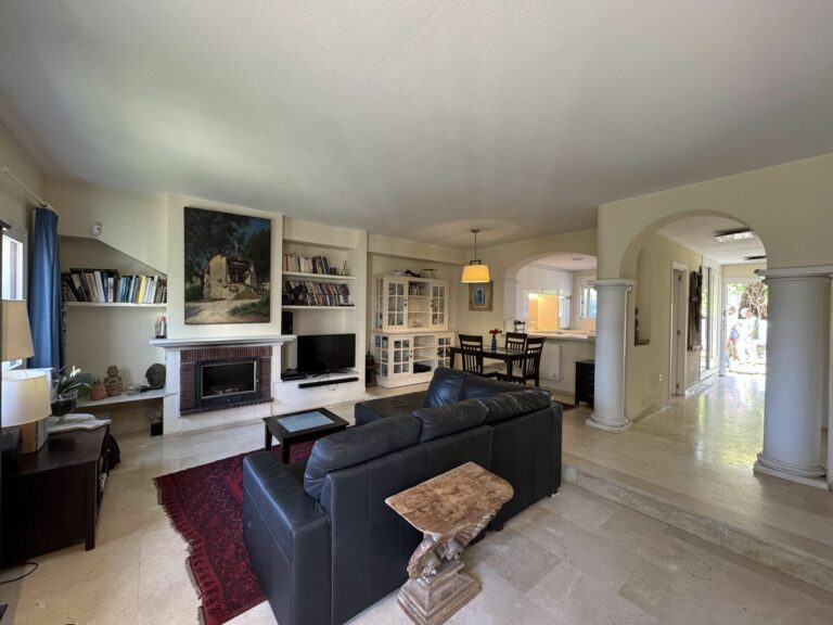 3be1dc2023615cee11653302a236c92f - 2