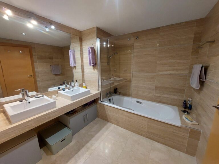 3d3cc3cc034fc2d5a0bf1cc68117926c - 12