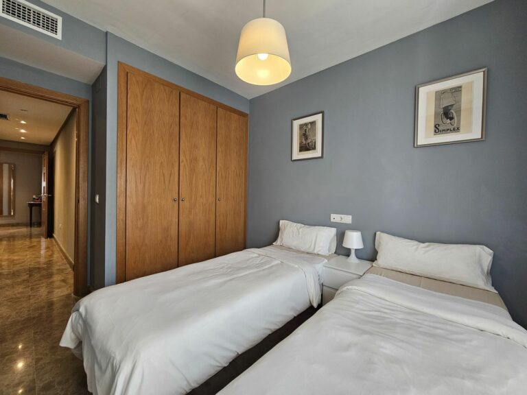 3d3e732e14ac564d5c626214639315d2 - 4