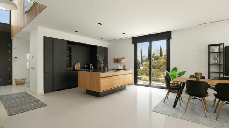 3df06eda863baae9a6f1d16fe980532c - 7