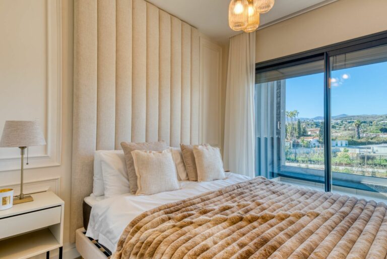 3e77e7a533132a8e8ced00fecbf58f8f - 12