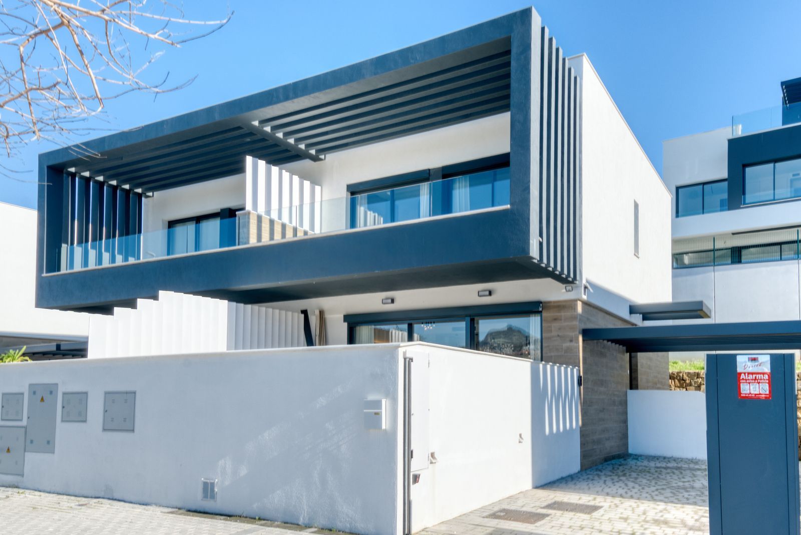 3e77e7a533132a8e8ced00fecbf58f8f - 16