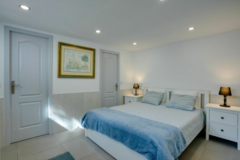 3fe31c8711beccbe775ef939d0d88cdf - 12