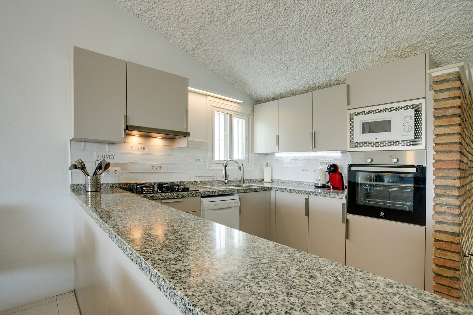 3fe31c8711beccbe775ef939d0d88cdf - 8